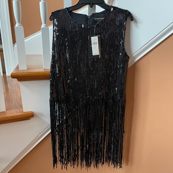 Le Superbe Size 6 NWT Stunning Volcanic Glass Fringed top, lined, back zipper - Picture 2 of 15